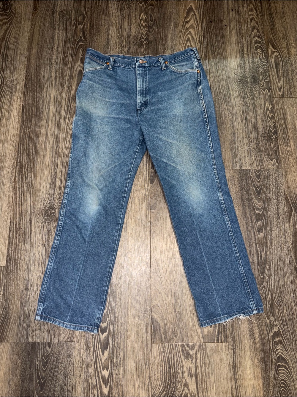 Wrangler VTG blue straight leg denim jeans Size 38x30